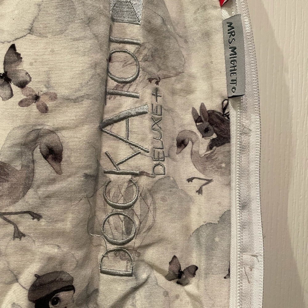 Dock a Tot Deluxe+ cover